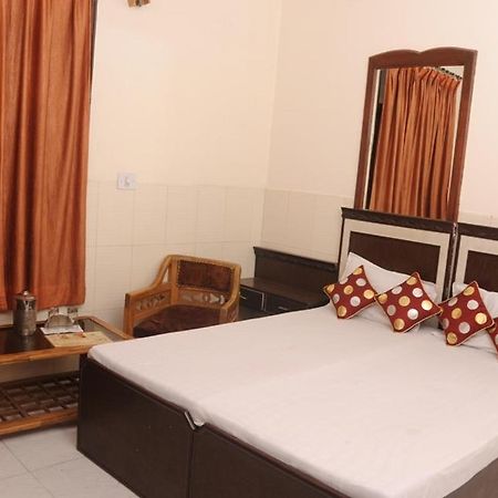 Hotel Surya Palace Chandigarh Exterior photo