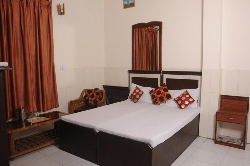 Hotel Surya Palace Chandigarh Exterior photo